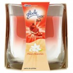 GLADE by BRISE 2v1 Parfumovaná dekoratívna sviečka s dvojitou vôňou granátového jablka a bielych kvetov 135 g